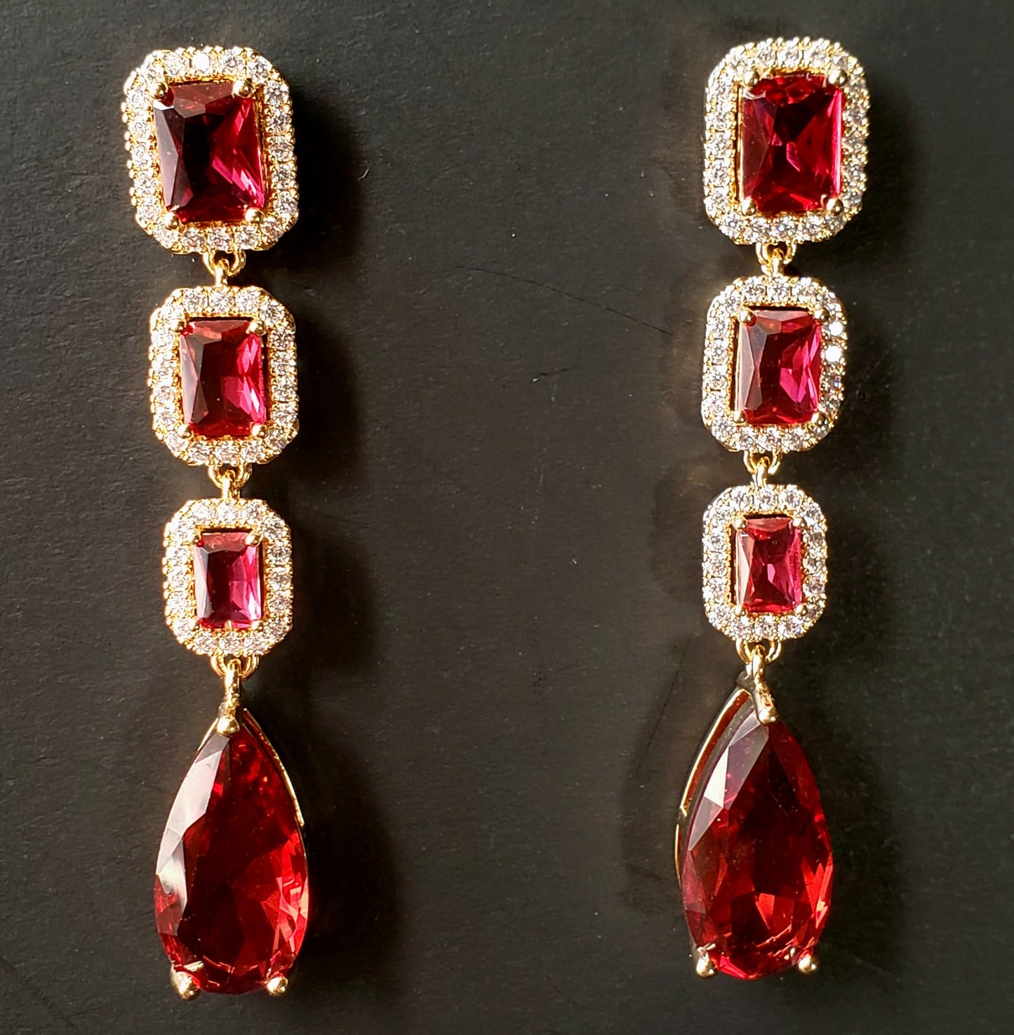 Boucles d'oreille pour oreilles percées.
